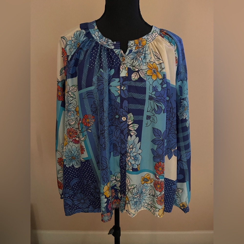 Like new Johnny Was Josy Lynn Raglan Poet Blouse size M 100% Silk